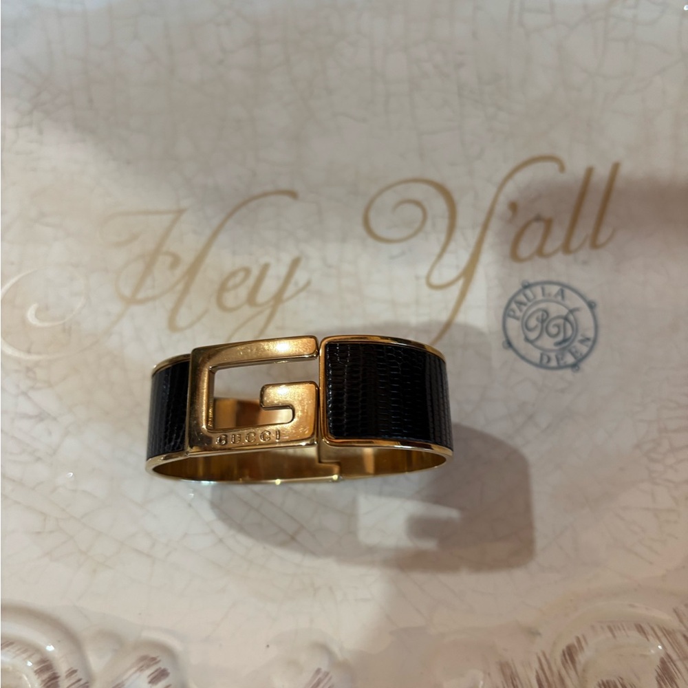 Gucci single gold G plaque logo cuff bangle bracelet black lizard skin